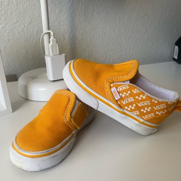 Vans unisex toddler shoe - Picture 1 of 4